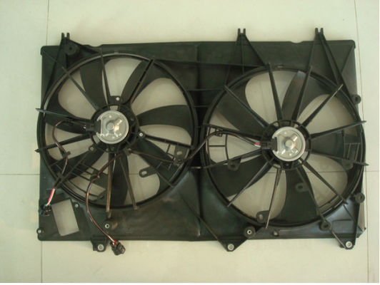 Chine Accomplissez les ventilateurs électriques de radiateur de voiture LR012644 LR012645 pour le montagnard 4 pièces de rechange fournisseur